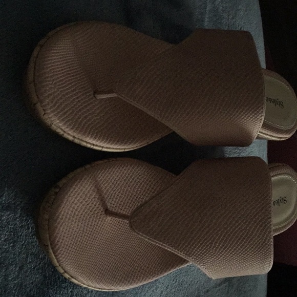 Shoes - Picture 2 of 3